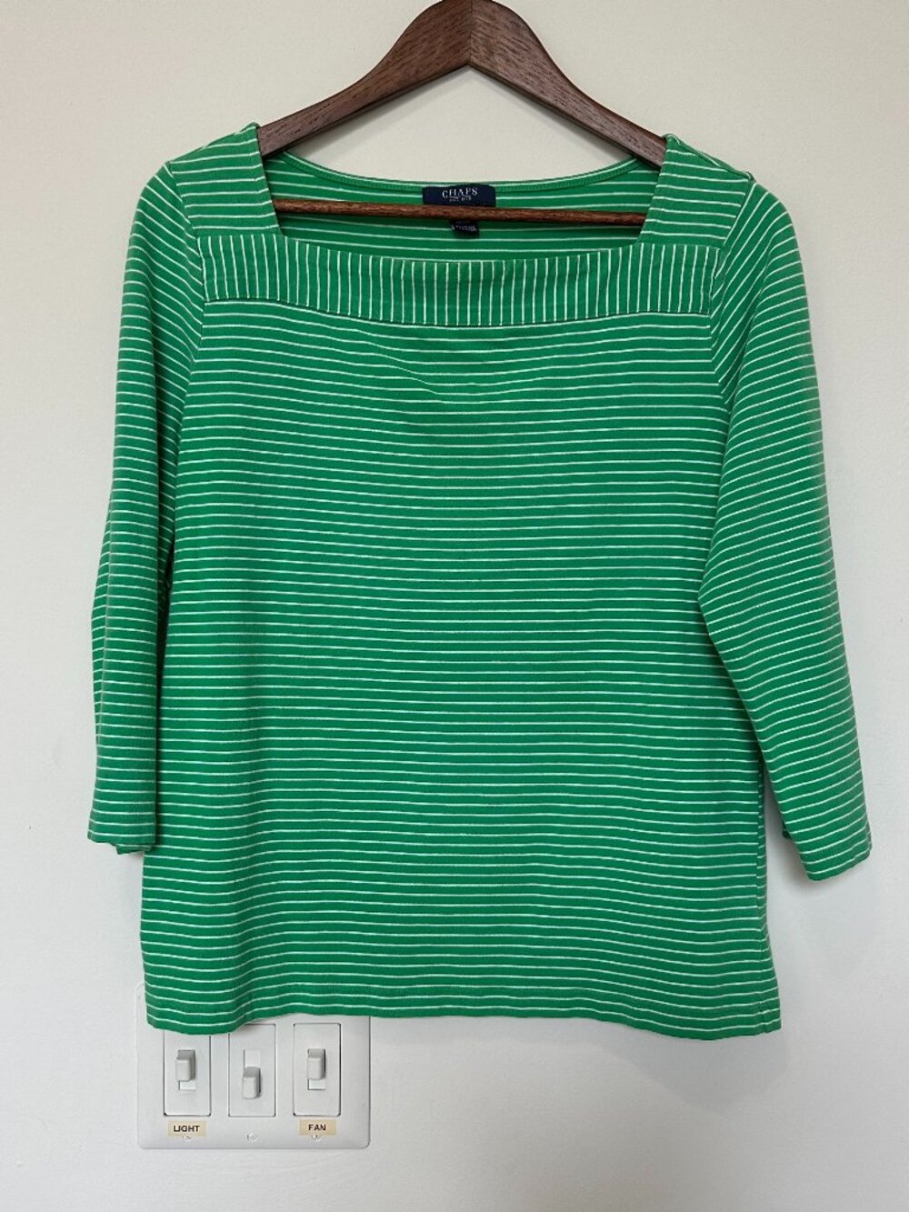 Chaps Green and White Striped 3/4 Mid Sleeve Boatneck Top 💚 🤍